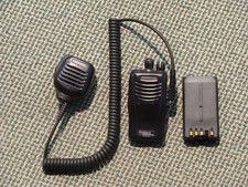 KENWOOD RADIO WALKIE TALKIE UHF DIGITAL TRANSCEIVER KMC45D MICROPHONE BATTERY
