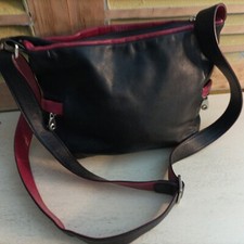Sac bandoulière en cuir noir