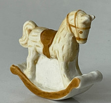 Fève Mat Cheval à bascule Crème Beige jouet ancien French charm Galette des Rois