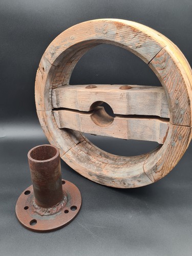 Ancienne roue bois poulie - bois,,