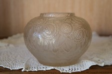 André Hunebelle, très joli vase, modèle Dahlia : Hauteur 10,6 cm ;