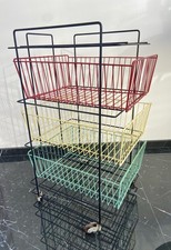 Desserte roulante Vintage en Fer gainé avec 3 Paniers de Couleurs Années 60