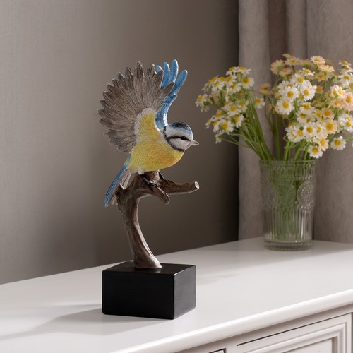 Blue tit branch lifelike - blue,