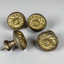 Lot 4 boutons en laiton