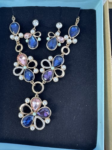 Collier doré alliage