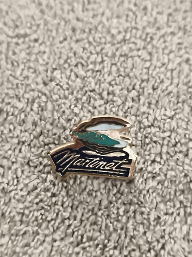 Pin vintage martinet - pin's,