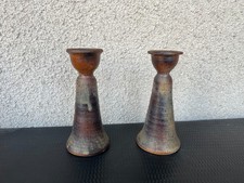 Paire de bougeoirs en grès