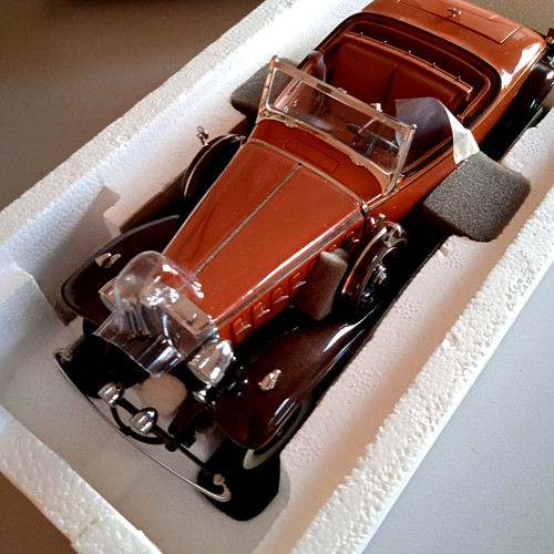 Cadillac roadster danbury - 16,