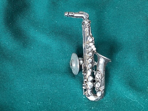 Pins sax saxophone - sax, alto