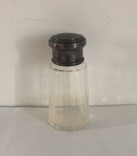 Salière de table en verre