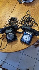 2 Anciens Téléphones. 