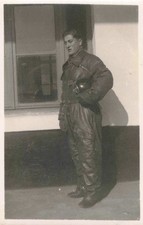OLD SMALL PHOTOGRAPH 1935 AIRPLANE PILOT BEFORE A RACE TAKES OFF