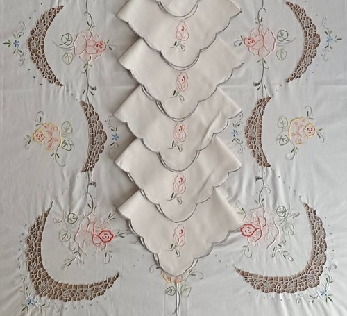 Nappe brodée ancienne avec - avec, 12