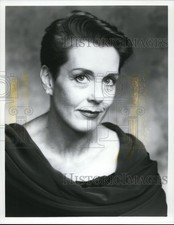 1998 Press Photo Dora Rust-D'Eye, costume designer for Opera Atelier - cvp92607