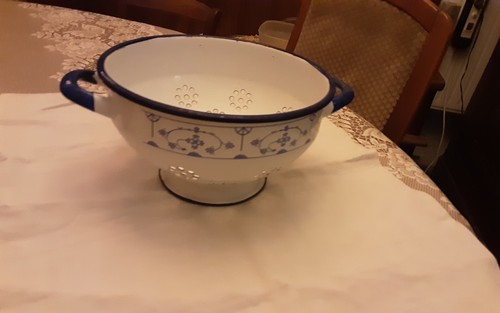 Passoire ancienne tole - passoire,