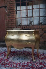 GRAND CHIFFONIER COMMODE STYLE BAROQUE DORÉ À LA FEUILLE D'OR D'UN CHÂTEAU À BX.