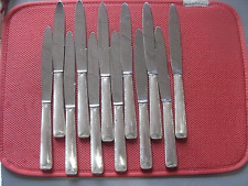 ++"521.9" 12 TABLE KNIVES METAL HANDLE SILVER STAINLESS STEEL BLADE GOLDSMITH N.C.