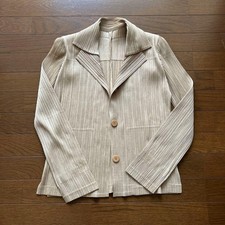 PLEATS PLEASE ISSEY MIYSKE