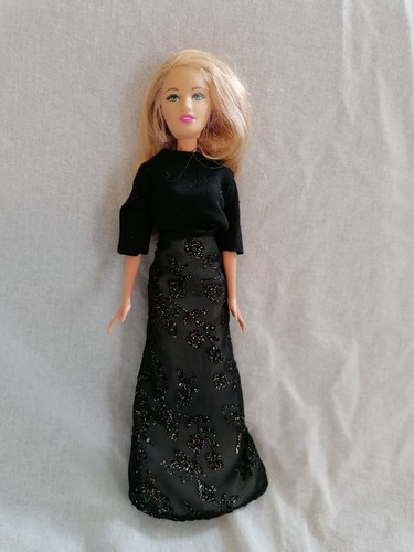 Poupée barbie femme - avec, tenu