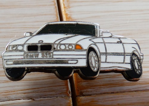 Rare beau pin - pin's, voiture