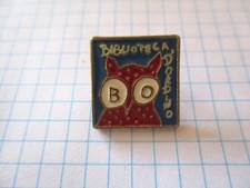 RARE VINTAGE PIN'S BOOK LIBRARY OF ORDER PINS wxc 35