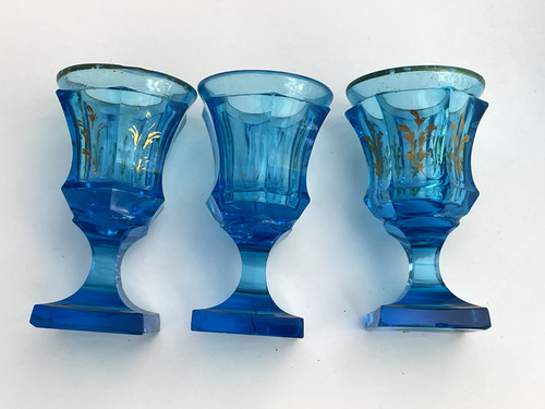 Verres bleus pour cave - (pour, à