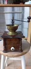 Ancien superbe moulin à café en noyer a colonnes bouchon en porcelaine