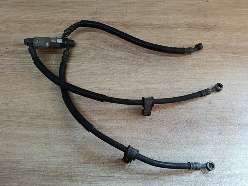 Une durite frein avant moto - une,