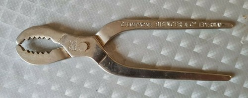 Ancienne pince bouchon - ancienne, a