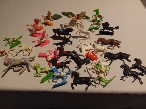 Lot figurines chevaux vintage