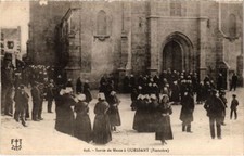 Old postcard Ouessant - exit from Mass in Ouessant (1034184)