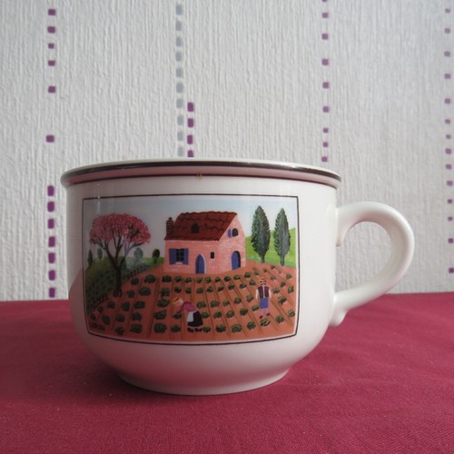 Tasse déjeuner en - a,