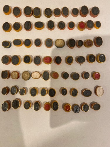 Rare lot intailles en - ~70,