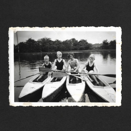 Enfants canoe barques rivière