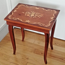 Table boîte à musique