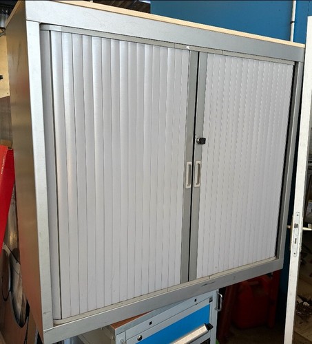 Armoire basse rideau - armoire, À
