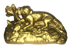 Chien chasse et gibier sur terrasse le tout en fonte de fer