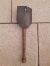 Pelle US ww2 datée 1944