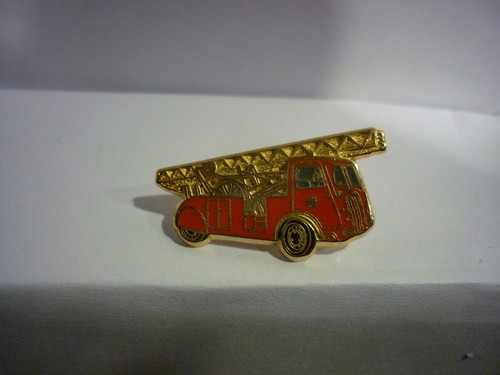 Pin pins badge camion de - badge,