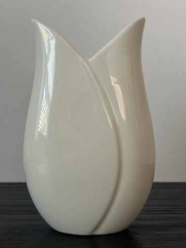 Vtg cream ceramic vase - cream,