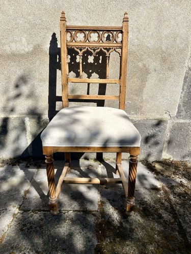 Chaise néogothique 19e - 19e, chêne