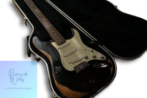 Guitare noire fender - guitare,