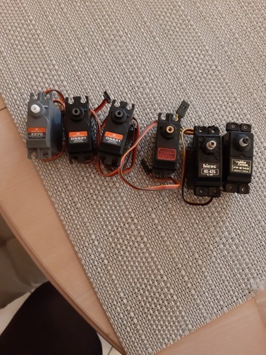 Lot servos etat - 6, en