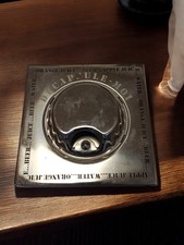 Décapsuleur mural ancien