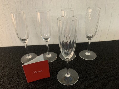 Flutes champagne modèle - à,