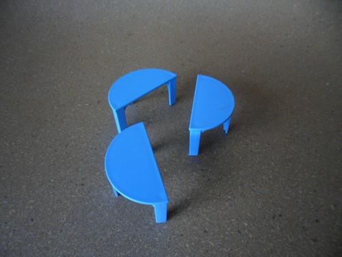 Tables bleus demi - tables,