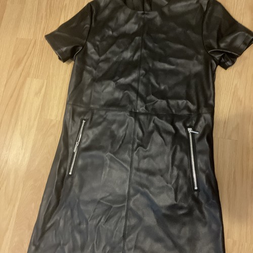 Robe cuir - en,