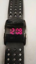 Montre Led T:10 39X36Mm Cuir Perforé Mm30 Résistante À L'Eau 3Atm