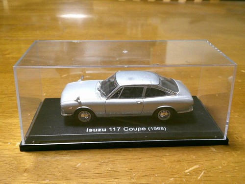 Hachette isuzu 117 - "isuzu,