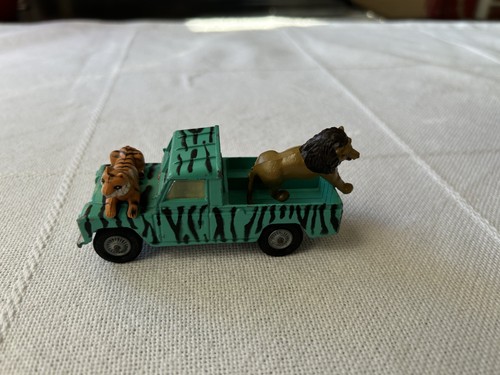 Land rover safari corgi toys - safari,